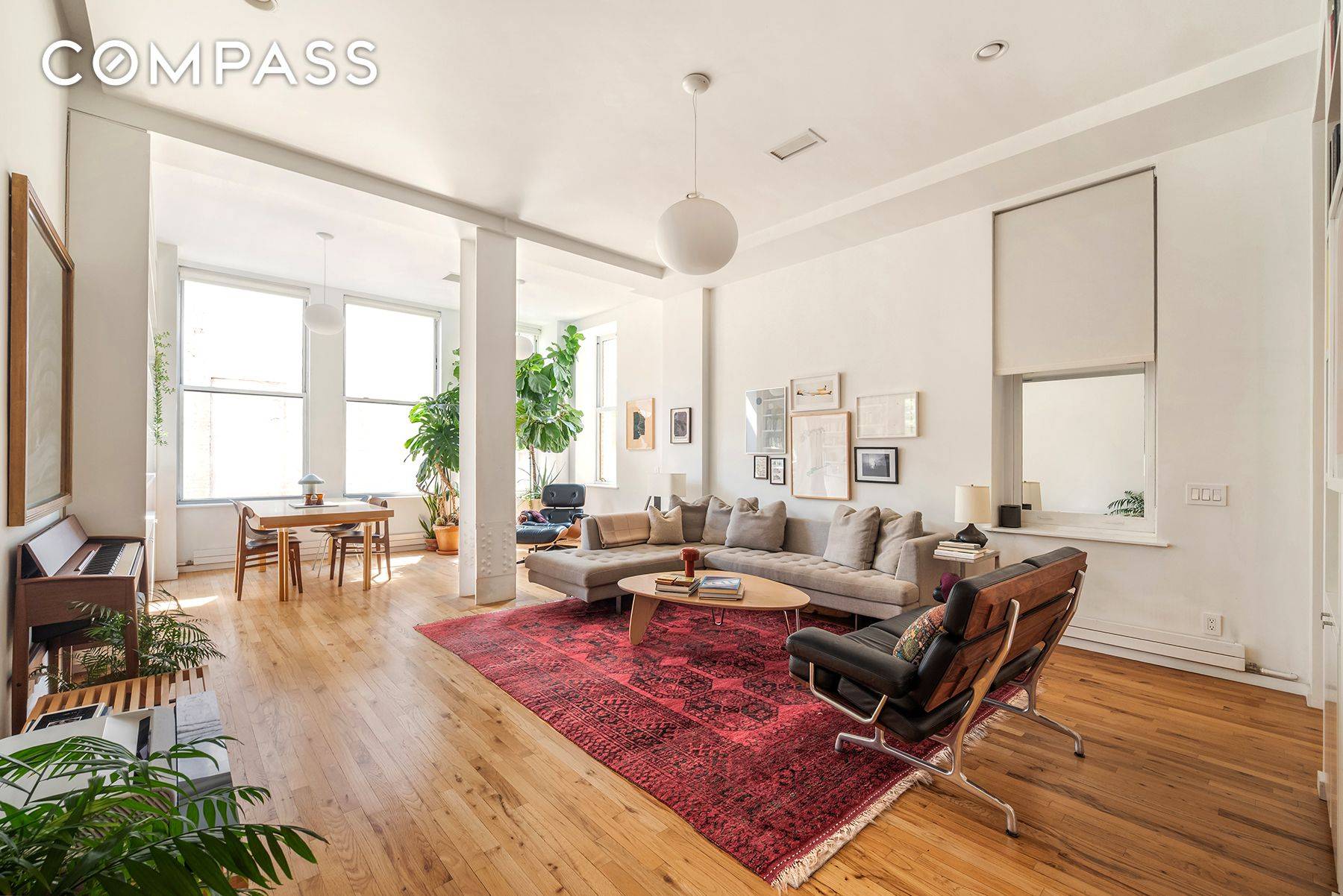 Sun Drenched One Bedroom with 11 Foot Ceilings at The Historic Forward Building Welcome to Apartment 4C, a bright and voluminous loft in The Forward Building.