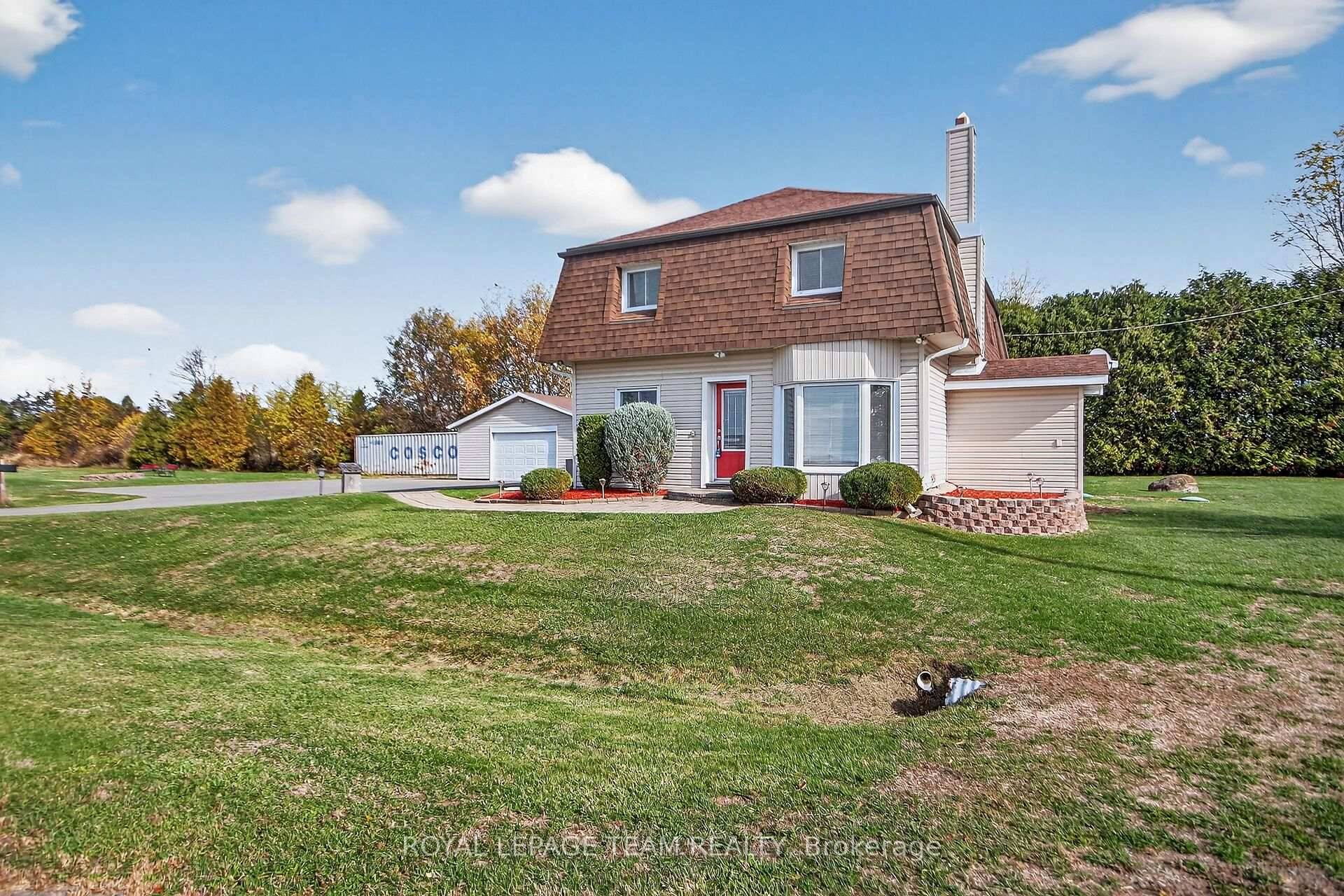 Sweet little country retreat with Room to Grow !