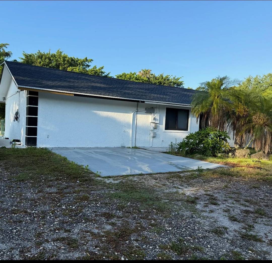 Charming single family home for rent in the Acreage West Palm Beach, lot 1.