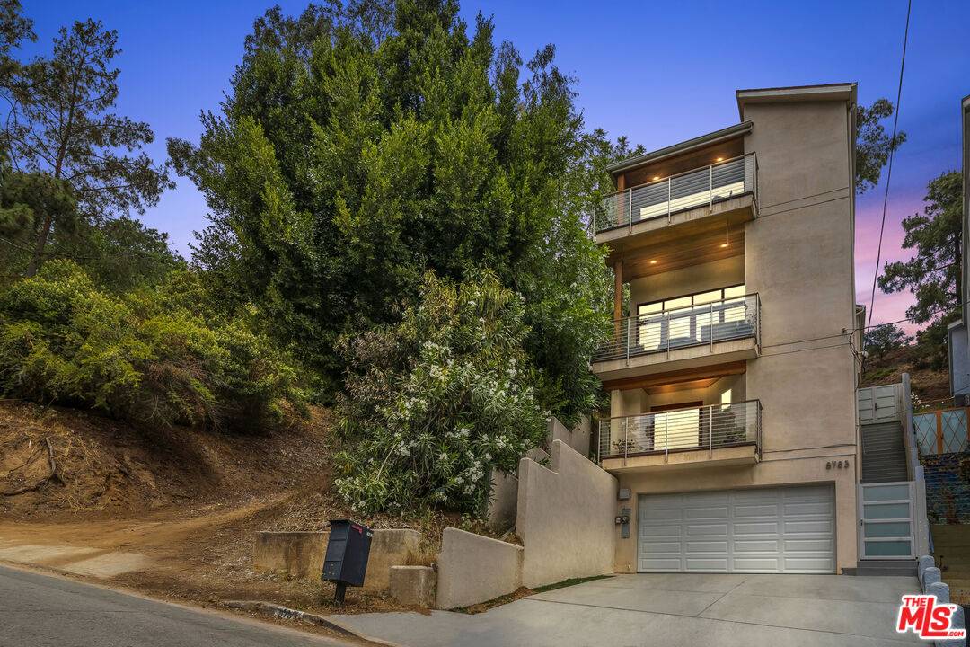 8783 Lookout Mountain Ave 4BR Hollywood Hills East La