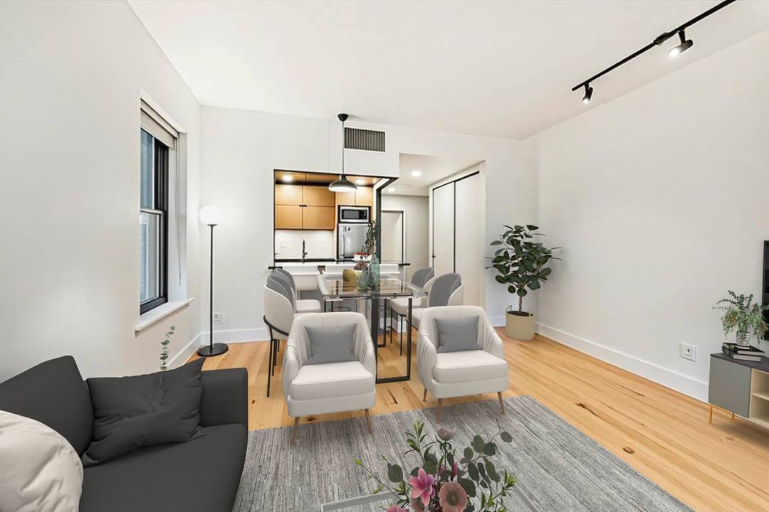 Huge 1 Bed or Convertible 2 bed In Heart of Financial District Perched on the 8th floor corner of The Cambridge Club, this sun drenched residence blends volume, light, and ...