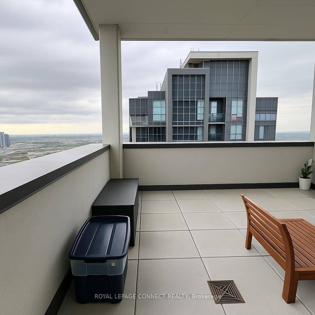 PENTHOUSE This rare luxury corner penthouse offers over 1300 sq ft of living space.