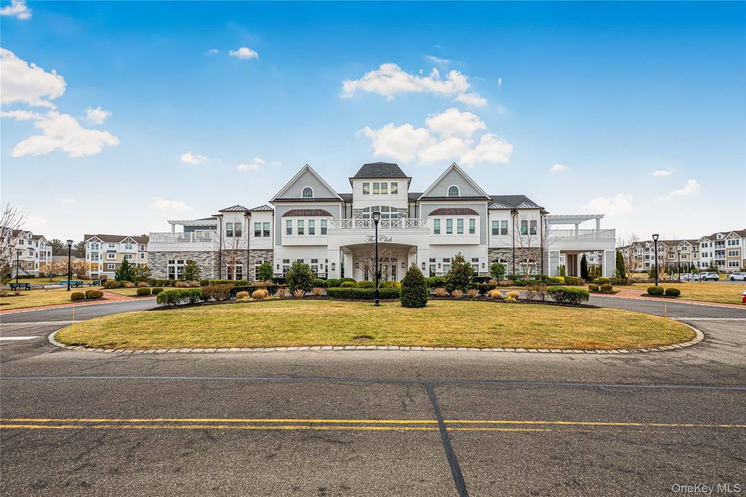 Experience the Pinnacle of Luxury at Country Pointe.