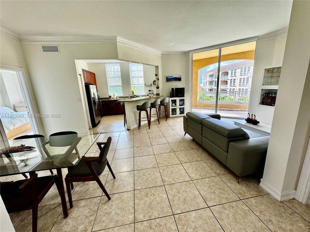 Spacious 2Bed 2Bath, 1343sqft, Double High Ceiling, Impact Windows, open kitchen, stainless steel appliances, granite countertop, Boutique building, pool, exercise room, excellent Aventura location Virtual Tour https www.