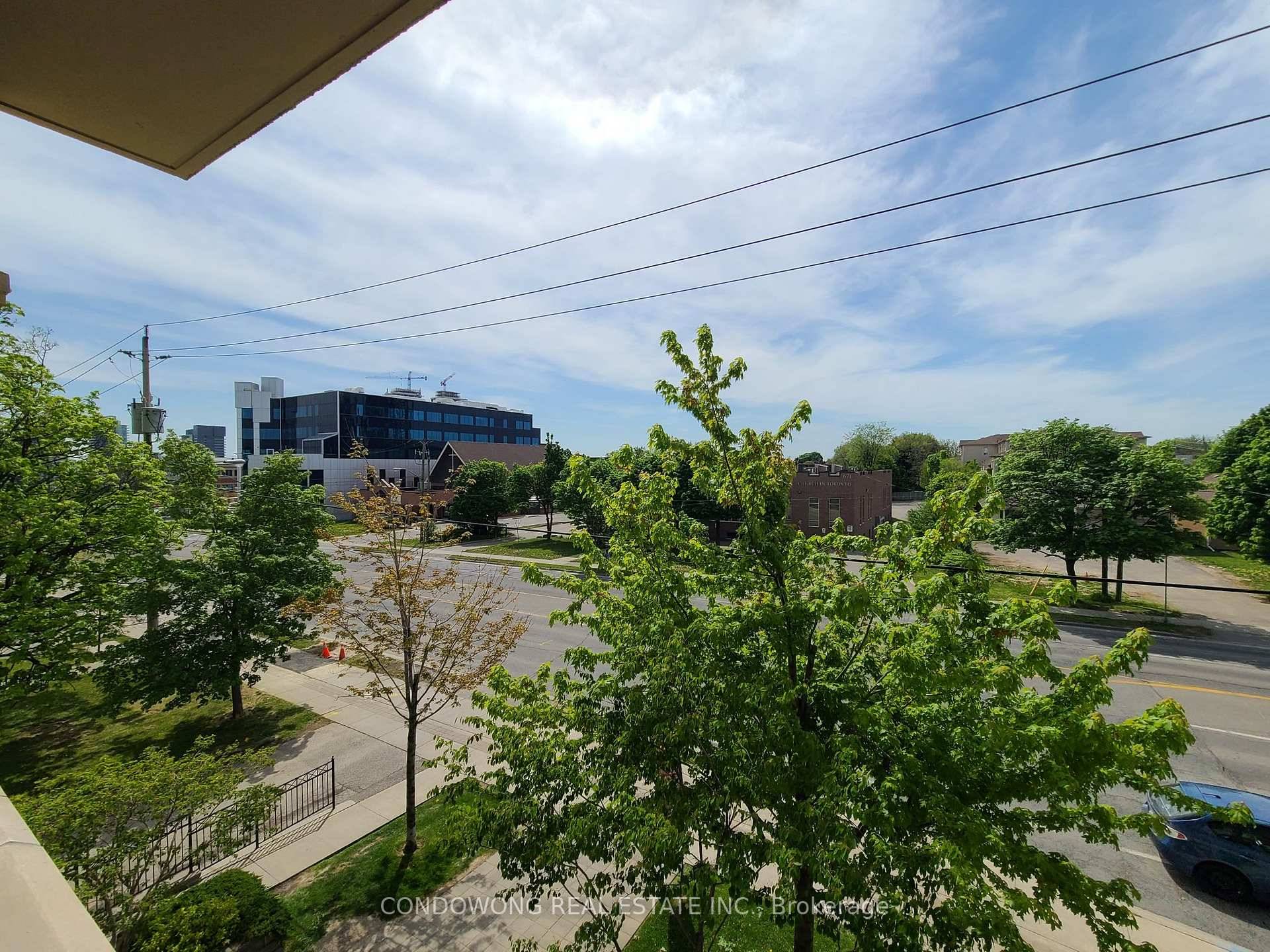 Bright and Spacious 1 Br Den In St Gabriel Manor.