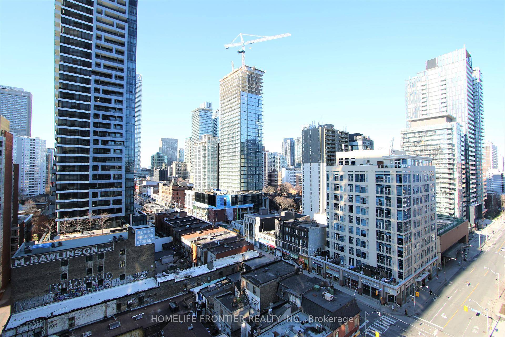 Luxurious One Bedroom Corner Unit At 11 Wellesley On The Park !