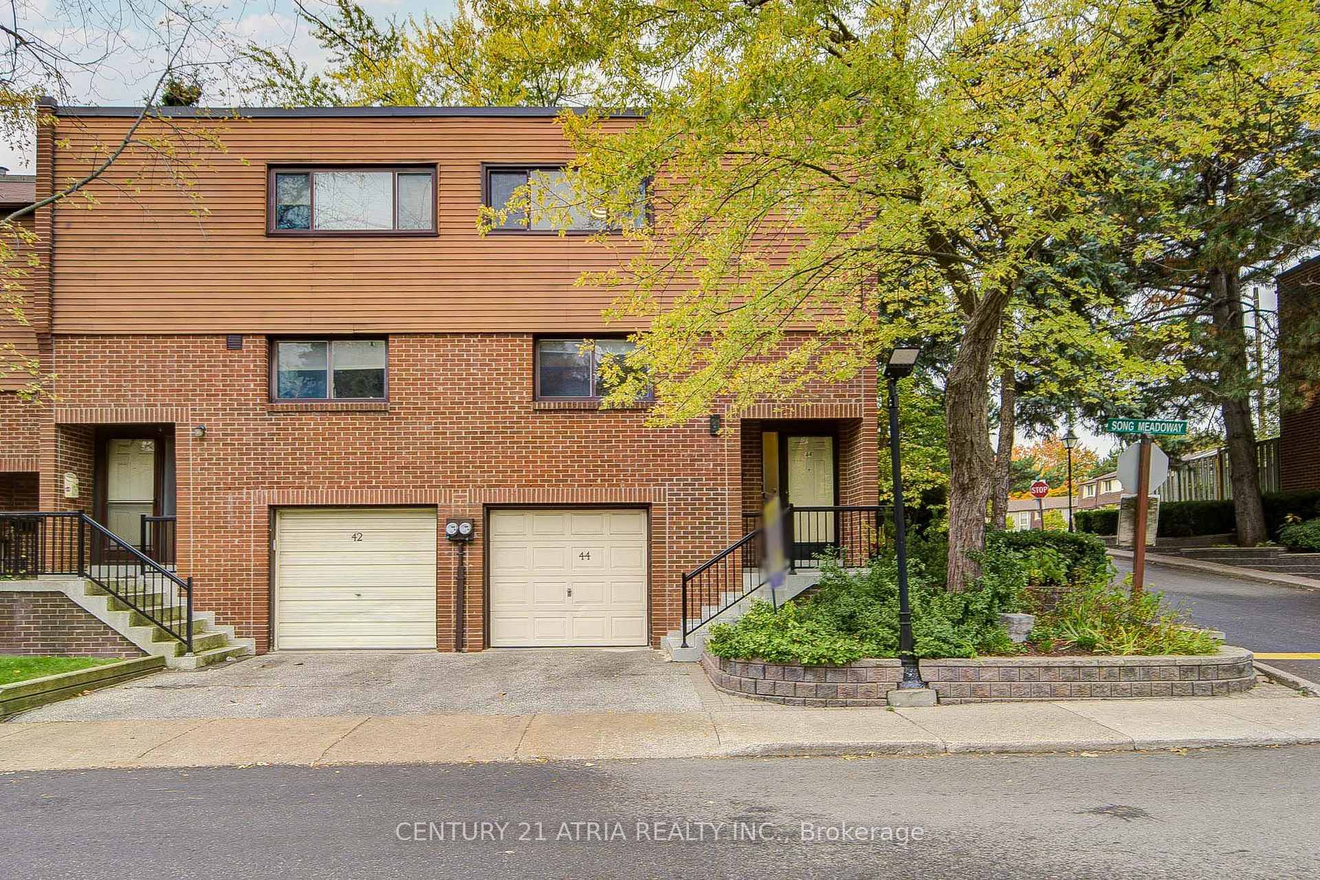 Welcome to this turn key end unit townhouse, thoughtfully updated with numerous features throughout the years Enjoy a freshly painted interior, a big kitchen with all wood cabinets amp ; ...