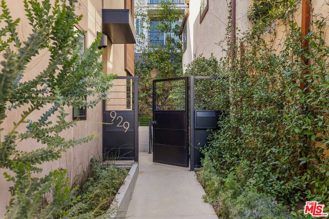 929  Hilldale 3BR Sunset Strip La