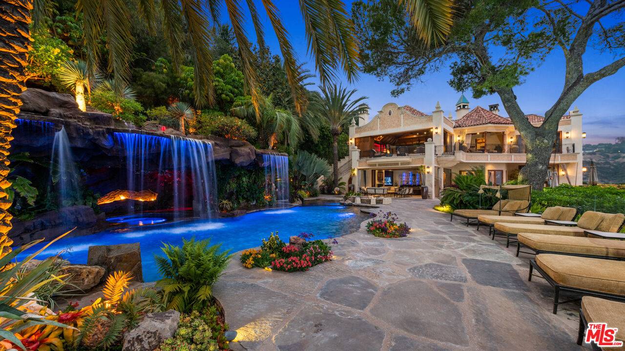 10066   Cielo Dr Beverly Hills LA