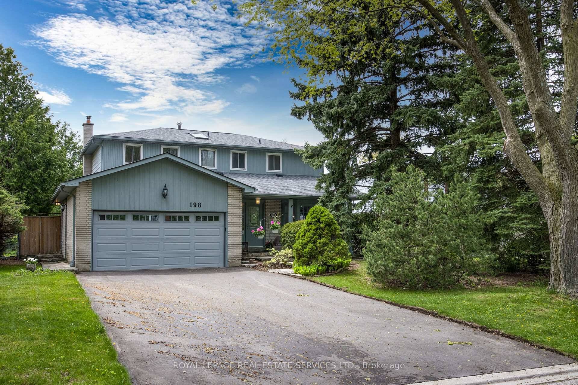 Stunning Renovated 4 Bedroom Home with Inground Pool in Prime Thornhill Markham Romfield Neighbourhood !