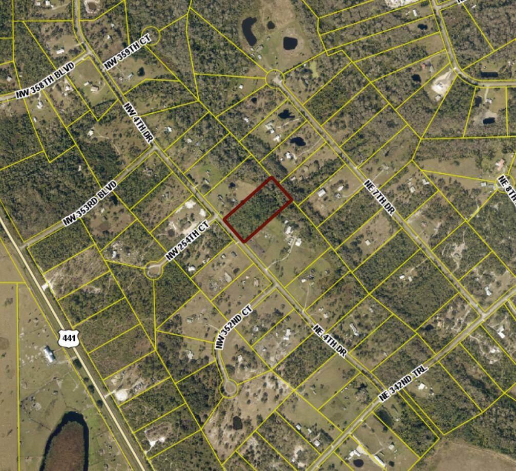 Welcome to your slice of country living in beautiful Okeechobee !