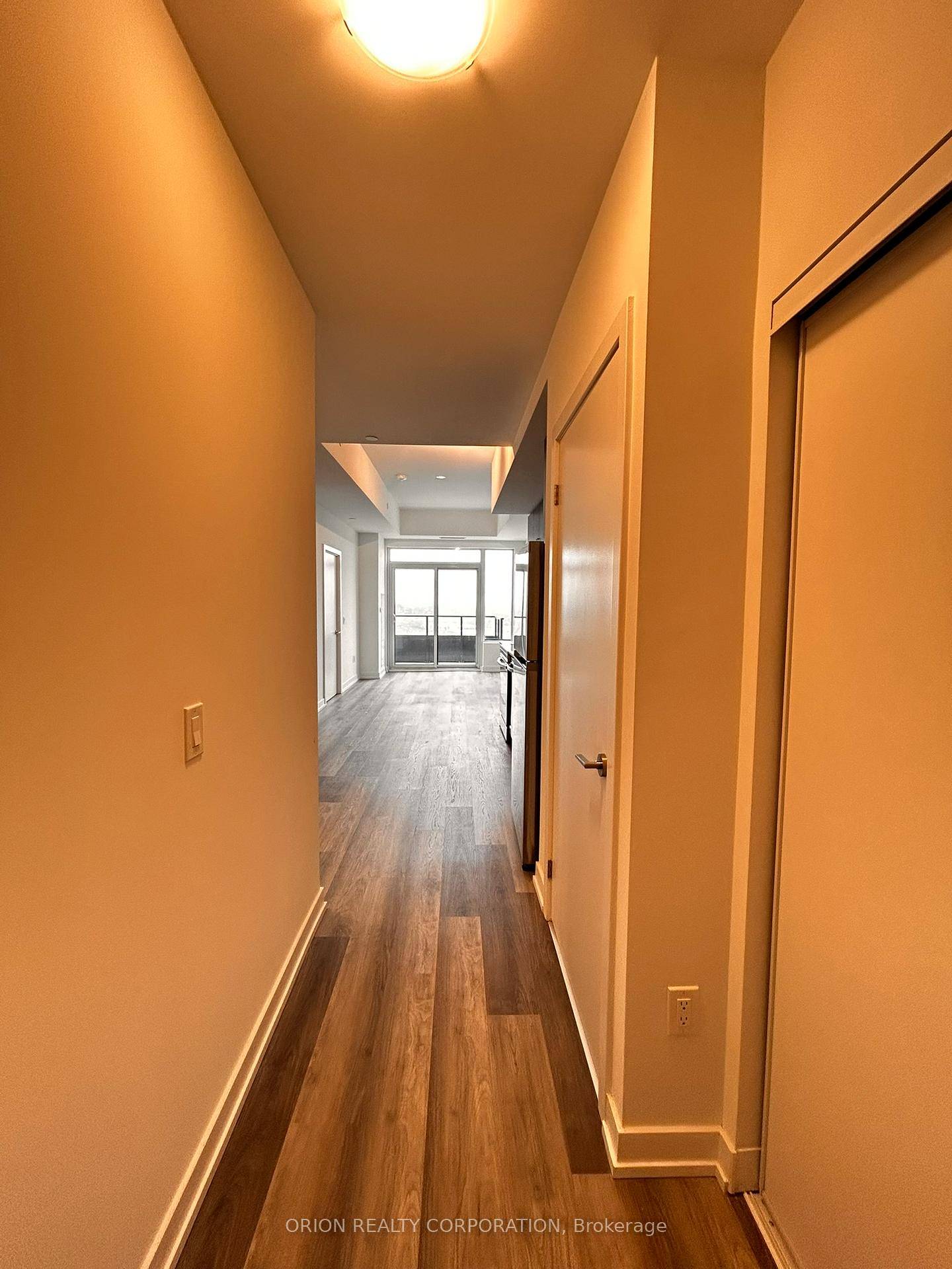 Welcome to the Grand Universal 3 condo built by the renowned Chestnut Hill Developments.