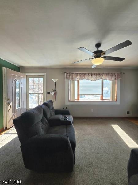 Welcome to 248 Main Street, a delightful 2 bedroom, 2 bathroom residence offering the perfect blend of coastal relaxation and suburban convenience.