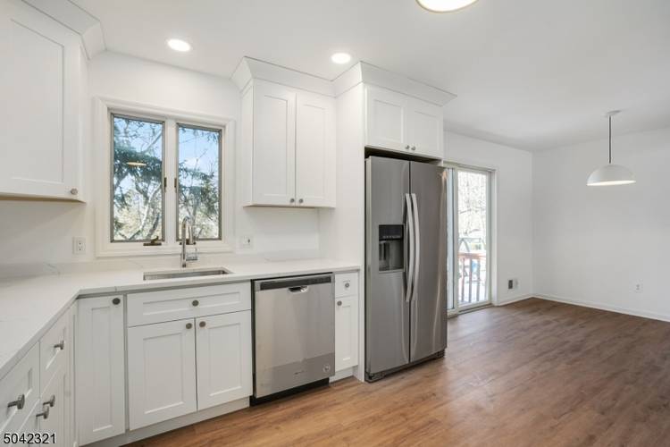 Renovated spacious 4 bedroom, 2.