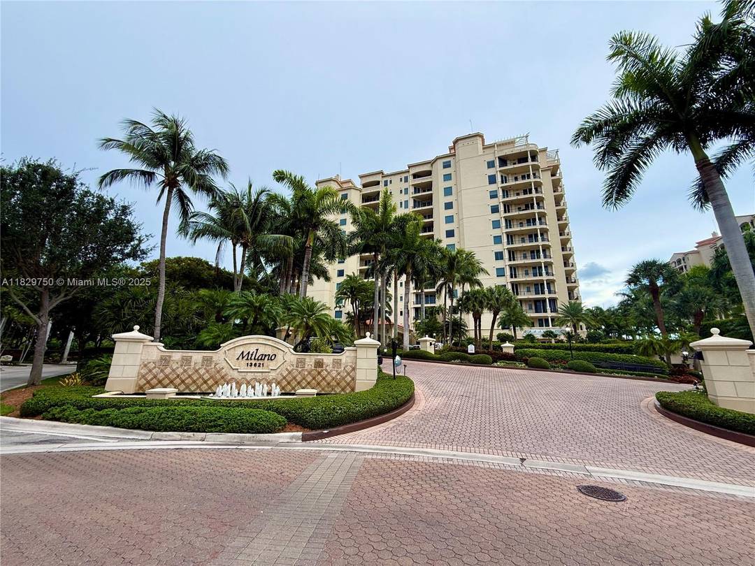 Wonderful condo in Exclusive guard gated community of Deering Bay.
