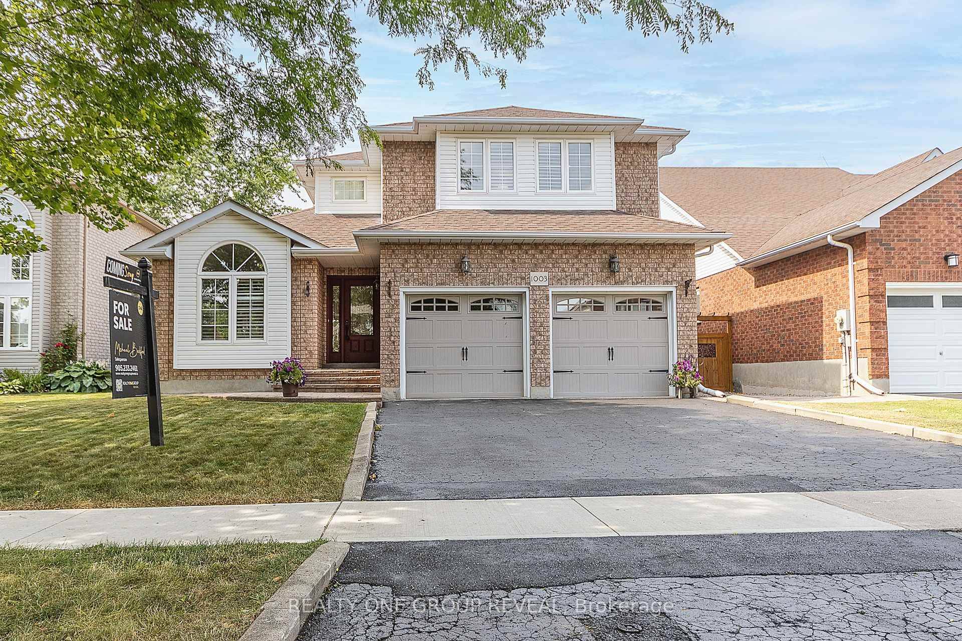 Welcome to 1003 Catskills Drive, a beautifully maintained family home located in one of Oshawas most desirable neighbourhoods.