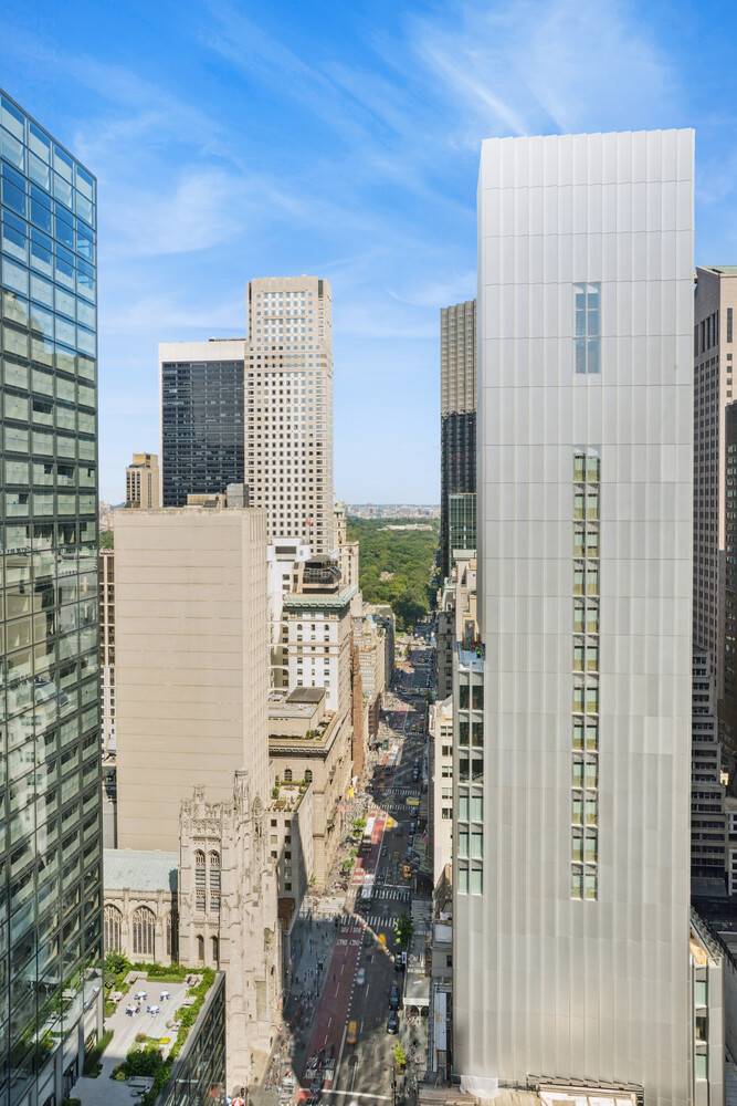 641 Fifth Avenue, Residence 26A Unparalleled Views.