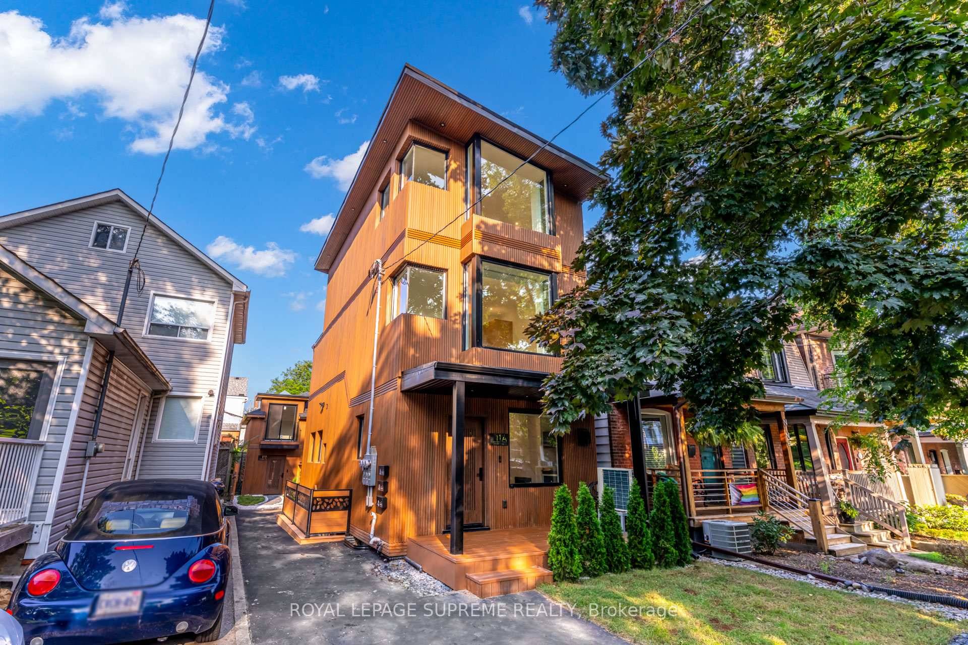 Spacious 3 Storey Home for Rent in The Pocket !