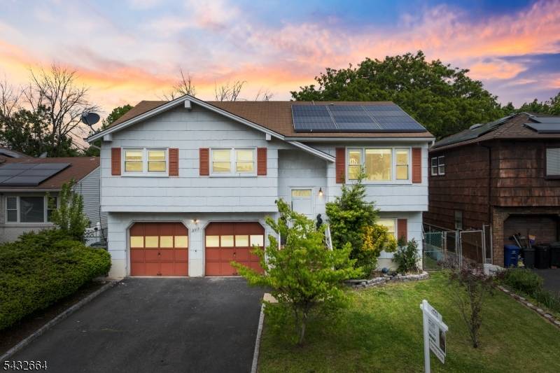 Nestled on a quiet cul de sac in a desirable residential pocket of Union, this spacious 4 bedroom, 3 full bath bi level home offers the perfect blend of comfort, ...