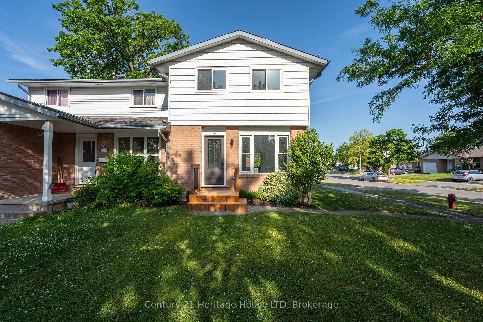 This beautifully updated, turn key semi detached two storey home is ready for you to move in and enjoy.