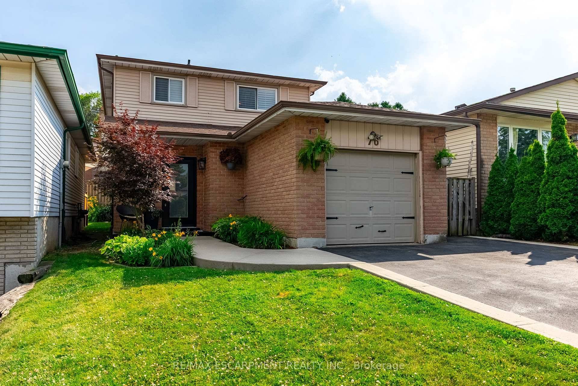 5 Bedroom Home in West Hamilton Mountain 76 Megna CourtLocated on a quiet court in the Gurnett neighbourhood, bordering Ancaster.