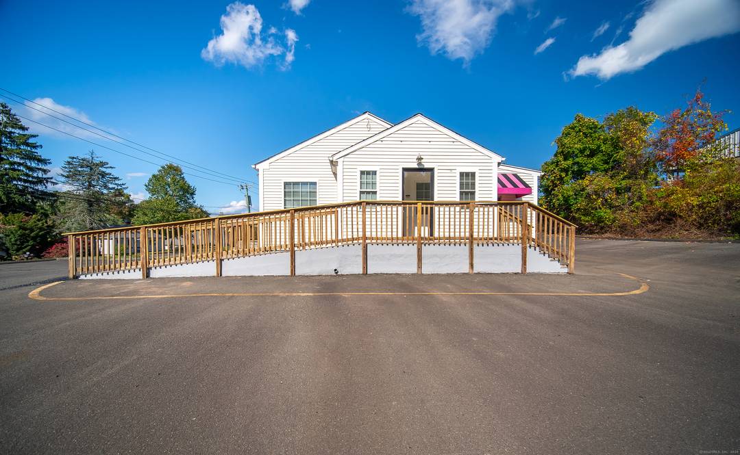 Prime Commercial Property for Sale 110 Coe Ave, Middletown, CT Discover an exceptional investment opportunity with this versatile commercial property.