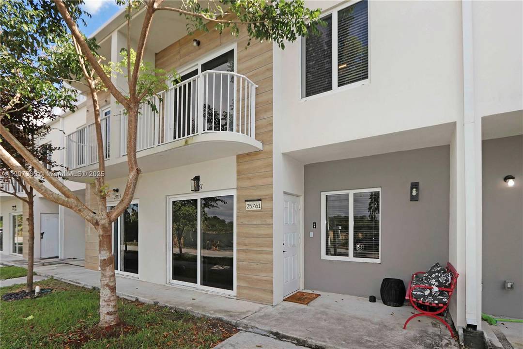 Modern 2021 built townhouse featuring 4 bedrooms, 3.