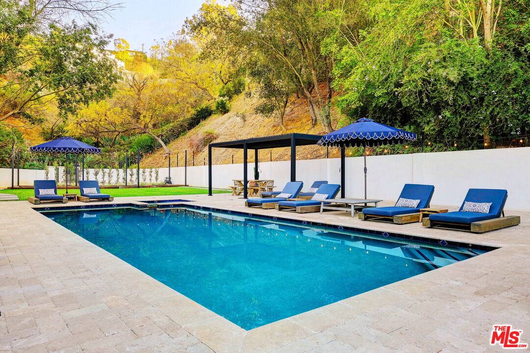 2570 Nichols Canyon Rd 4BR Hollywood Hills East La