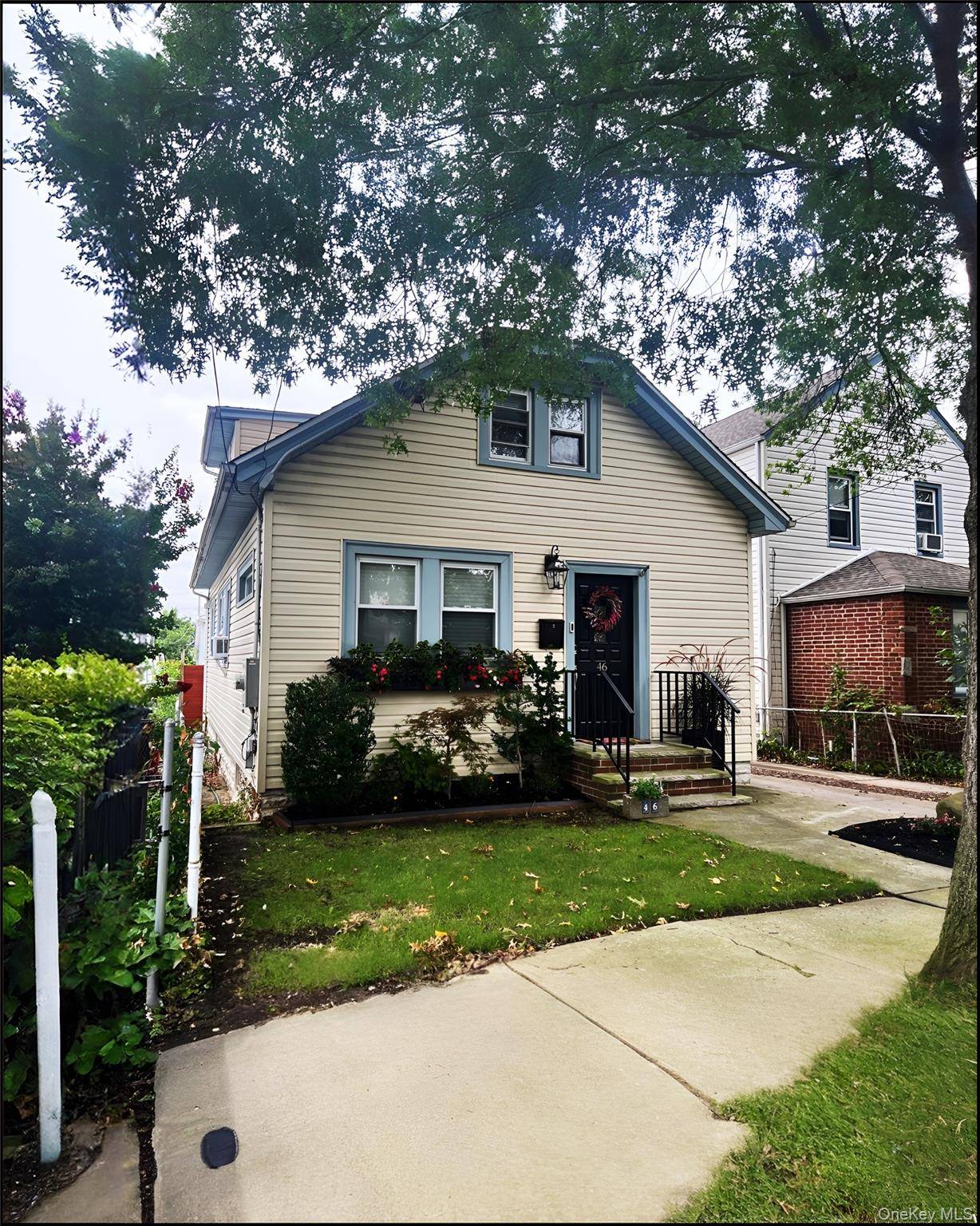 Charming four bedroom Cape Cod style cottage located in the heart of Franklin Square, featuring a spacious foyer and mudroom to meet all your needs.