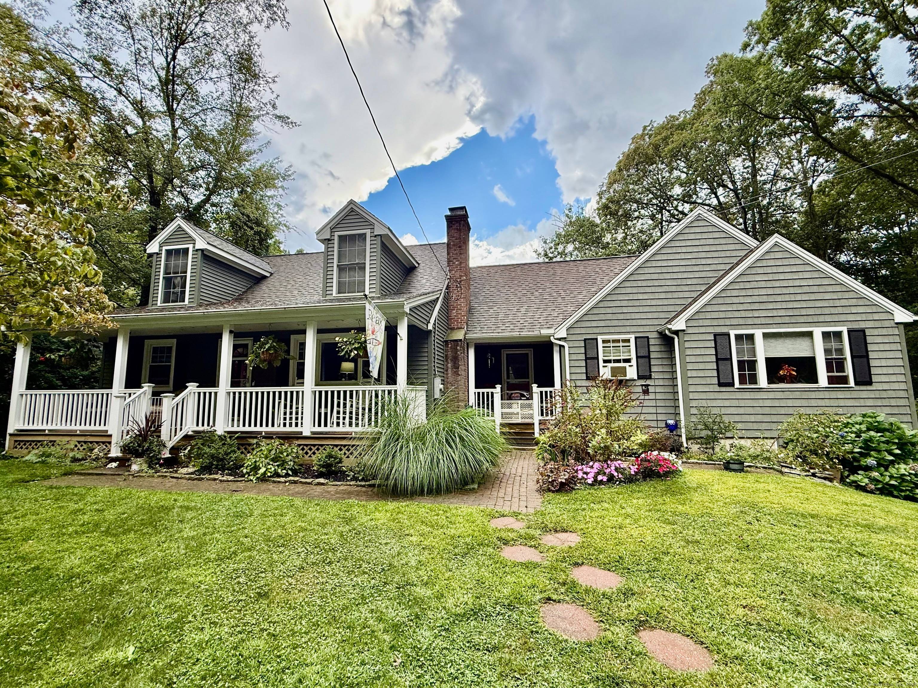 Large Country Cape with Full In Law 1st Floor Apartment !
