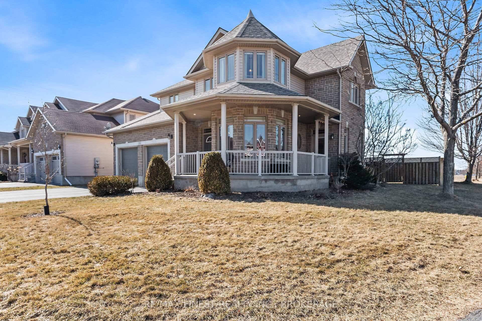 Welcome to this beautifully updated 2 storey home offering over 2, 547 sq ft of above grade living space, nestled on a premium lot with no rear neighbours.