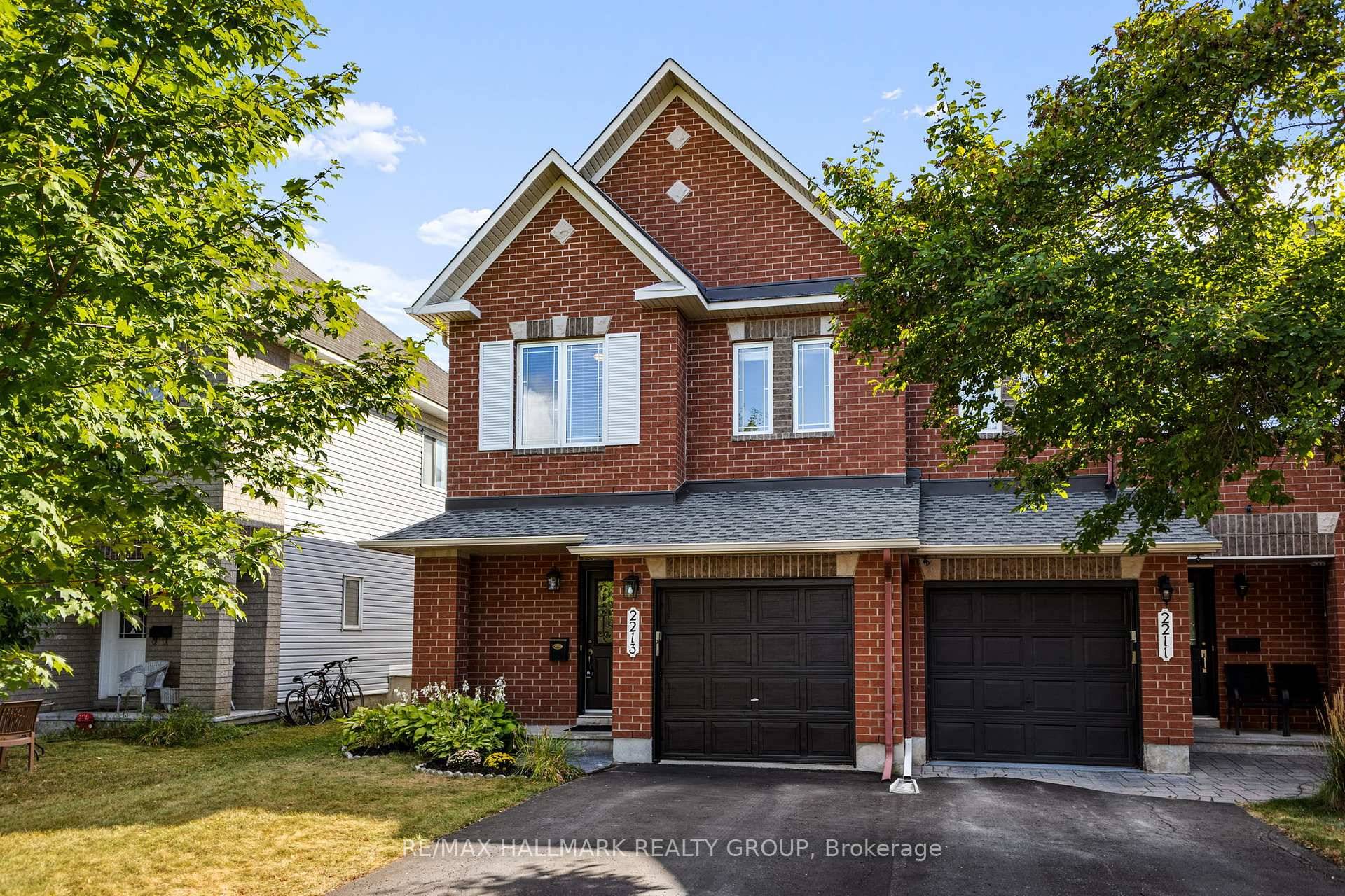 Welcome to this Minto built Manhattan model, an end unit townhome ideally positioned on an east facing lot.
