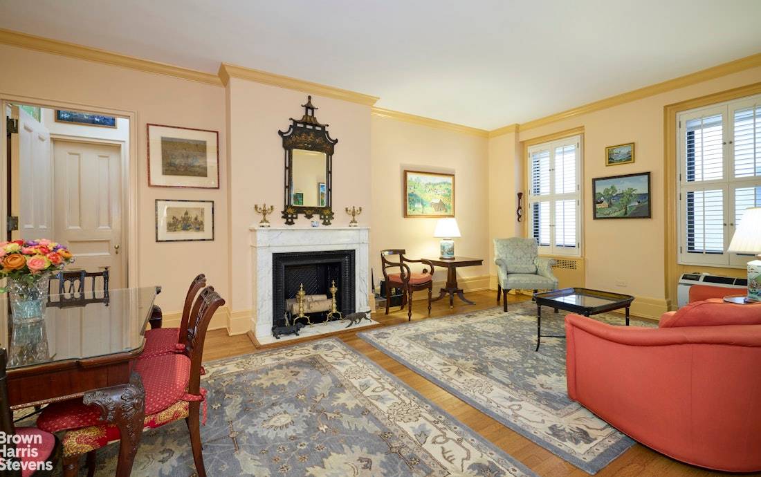 Elegant Pre War Residence with Rare 10 Foot Ceilings on Park Avenue Rarely available, this gracious four room apartment boasts 10 foot ceilings.