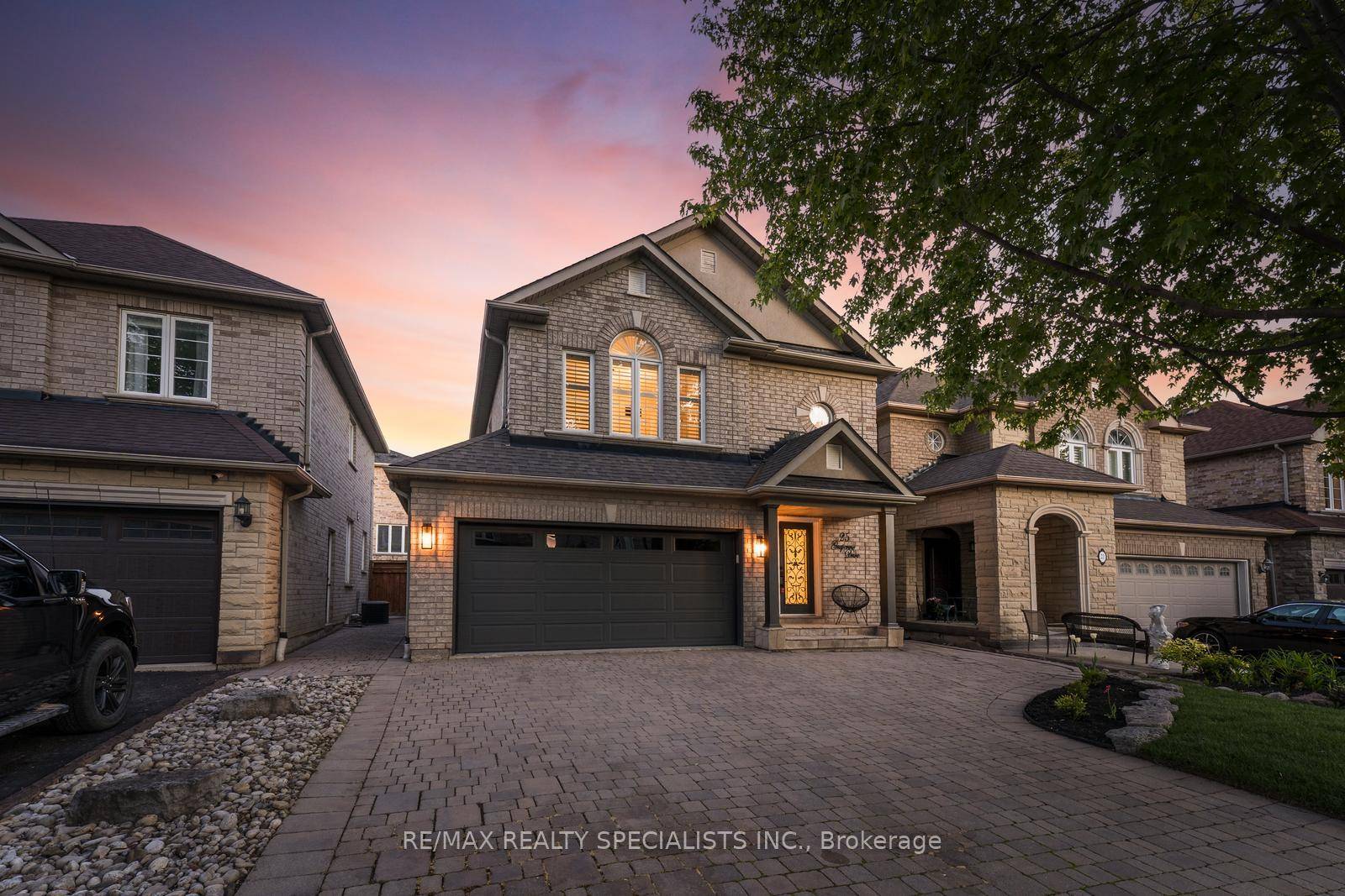 Welcome To This Exquisitely Upgraded Home Located In A Highly Desirable Family Neighbourhood Close To All Amenities amp ; Schools.