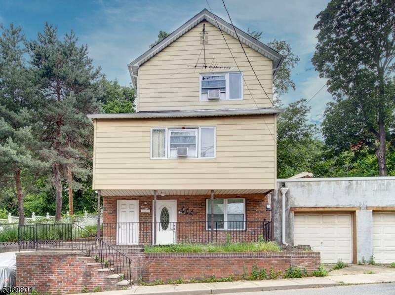 Welcome to 114 Hackensack Ave in the heart of Ridgefield Park !