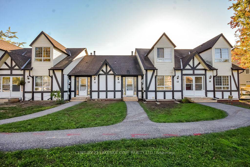 Sparkling Waterfront Retreat in Lagoon City Chic, Modern and Stylish Discover Your Own Encapsulated Waterfront Escape on Lake Simcoe.