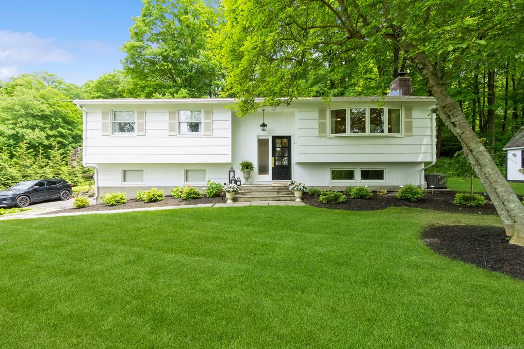 Water Views Designer Updates Lovingly renovated home in Lakewood Estates !