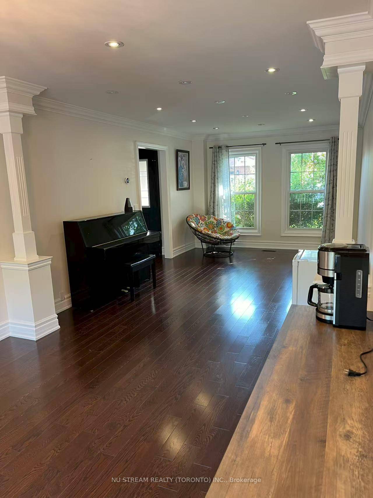 Fabulous location, upper level with 4 bedrooms detached house at Mccowan amp ; Hwy 7.