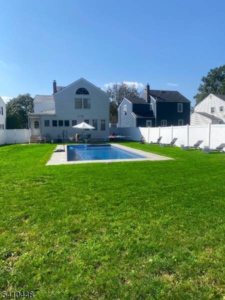 Generously sized 4 bedroom, 1.