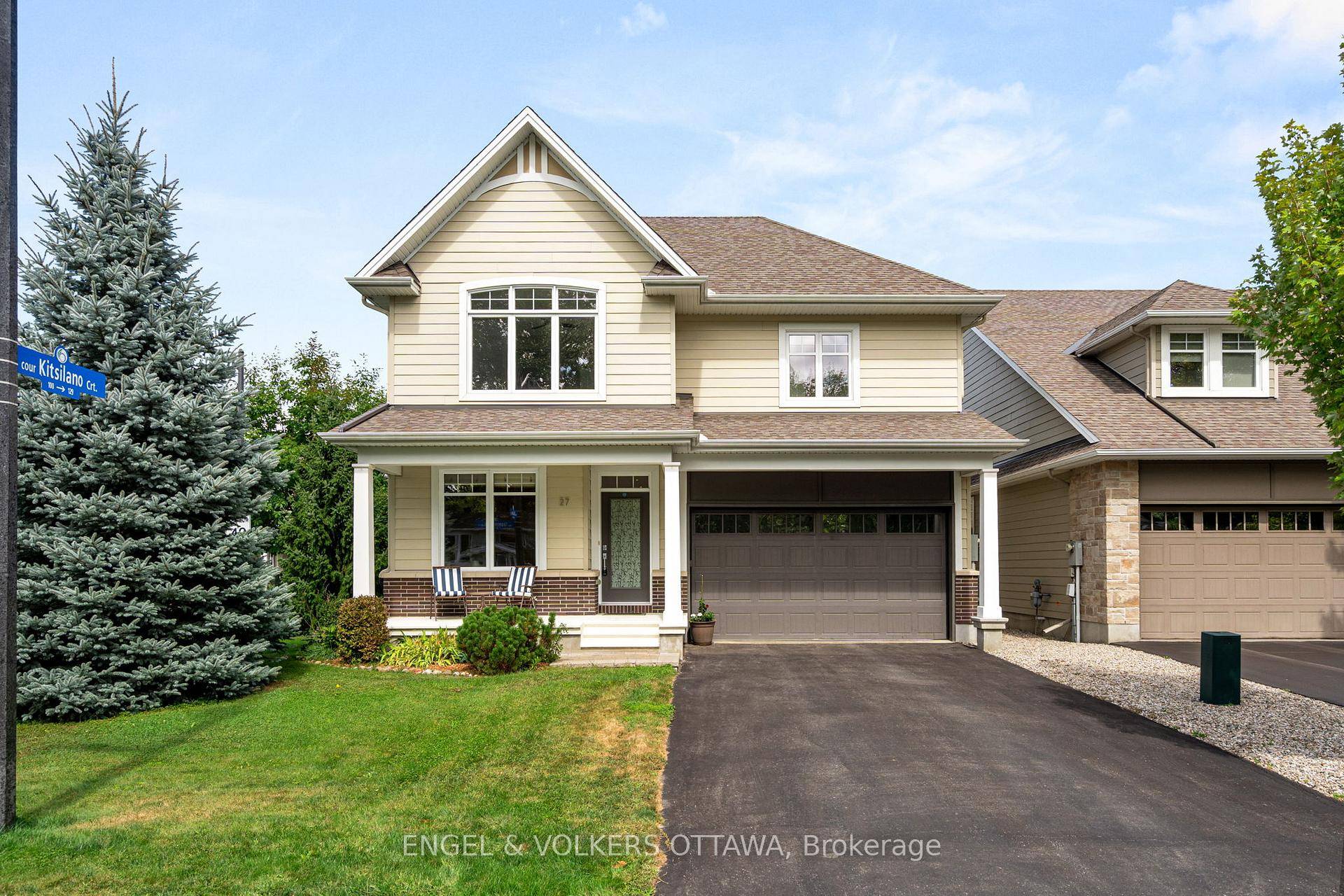 Nestled on a corner lot in the desirable neighbourhood of Qualicum, this stunning 3 bed, 2.