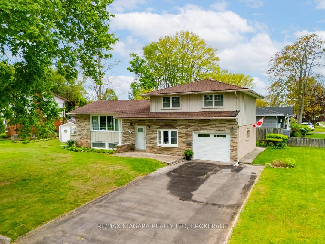 Meticulously maintained 4 level side split tucked into an established residential neighbourhood with schools, and parks nearby.