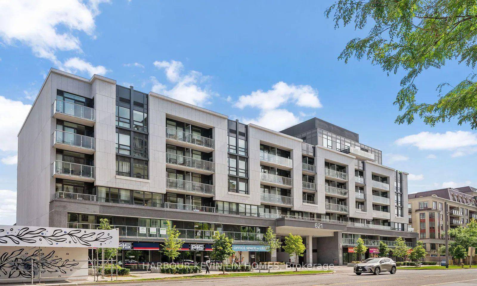 Fantastic location ! Just minutes to Hwy 404 401 with TTC Subway at your doorstep.