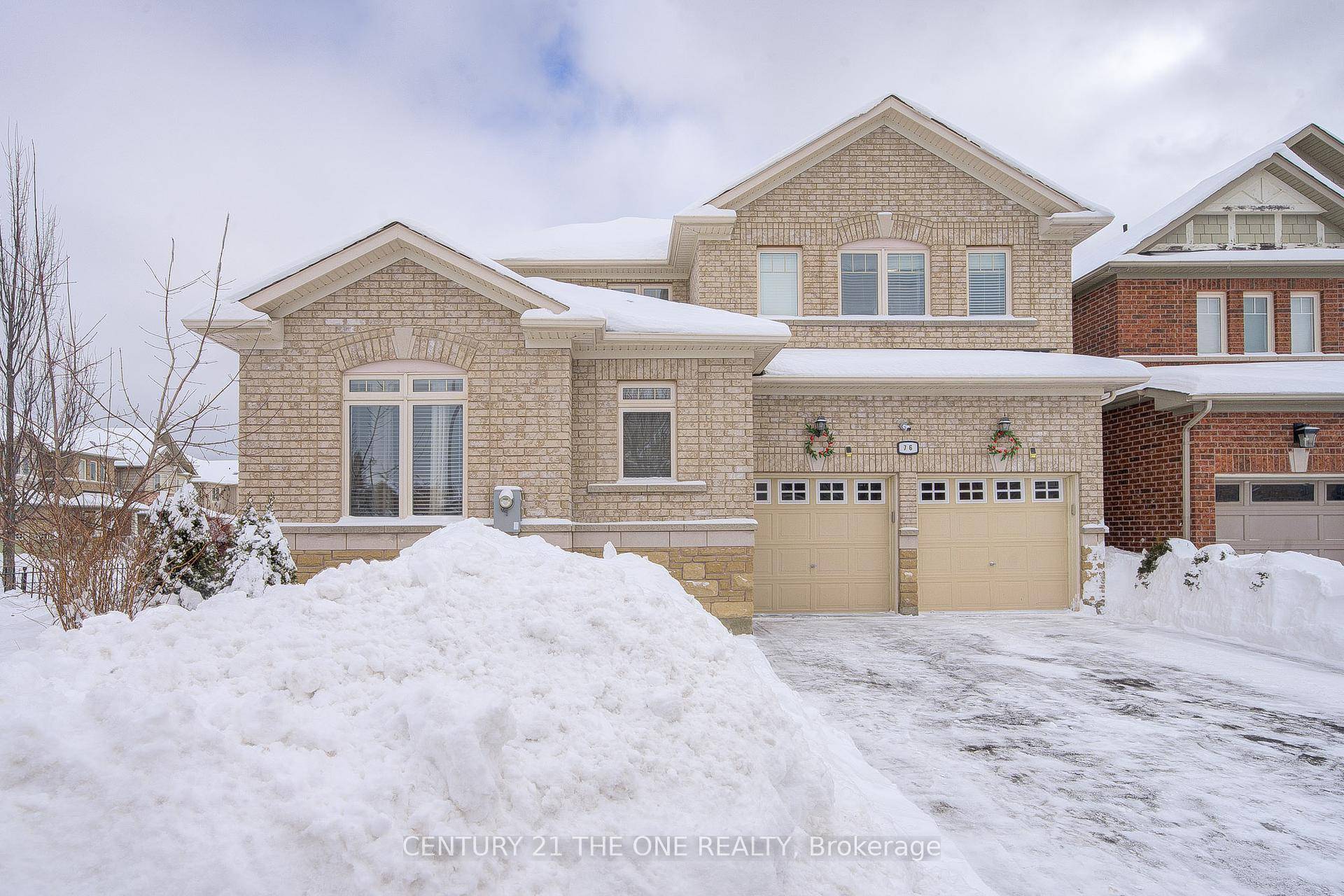Welcome To 76 Bowkett Drive In Beautiful Macleods Landing !