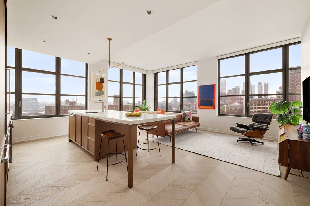 The F line at Front amp ; York is a southeast corner two bedroom spanning 1, 291 square feet with open views of the Brooklyn Navy Yard and the downtown ...