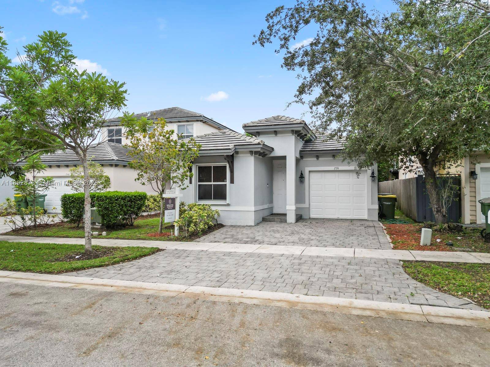 Located in Isles of Oasis, close to great schools and main highways.