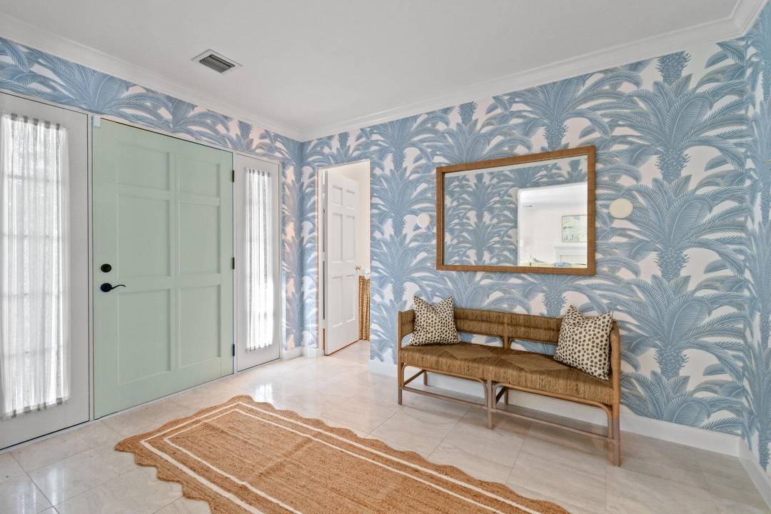 Charming Palm Beach rental located within the highly desirable estate section.