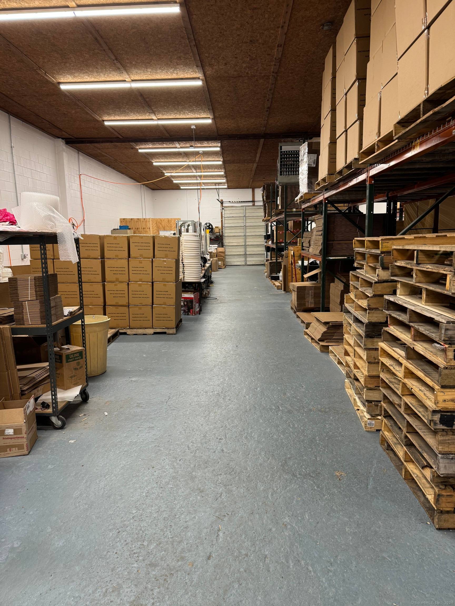 Free standing, single story 10, 520 SF industrial facility ; ideal for warehouse, distribution, storage.