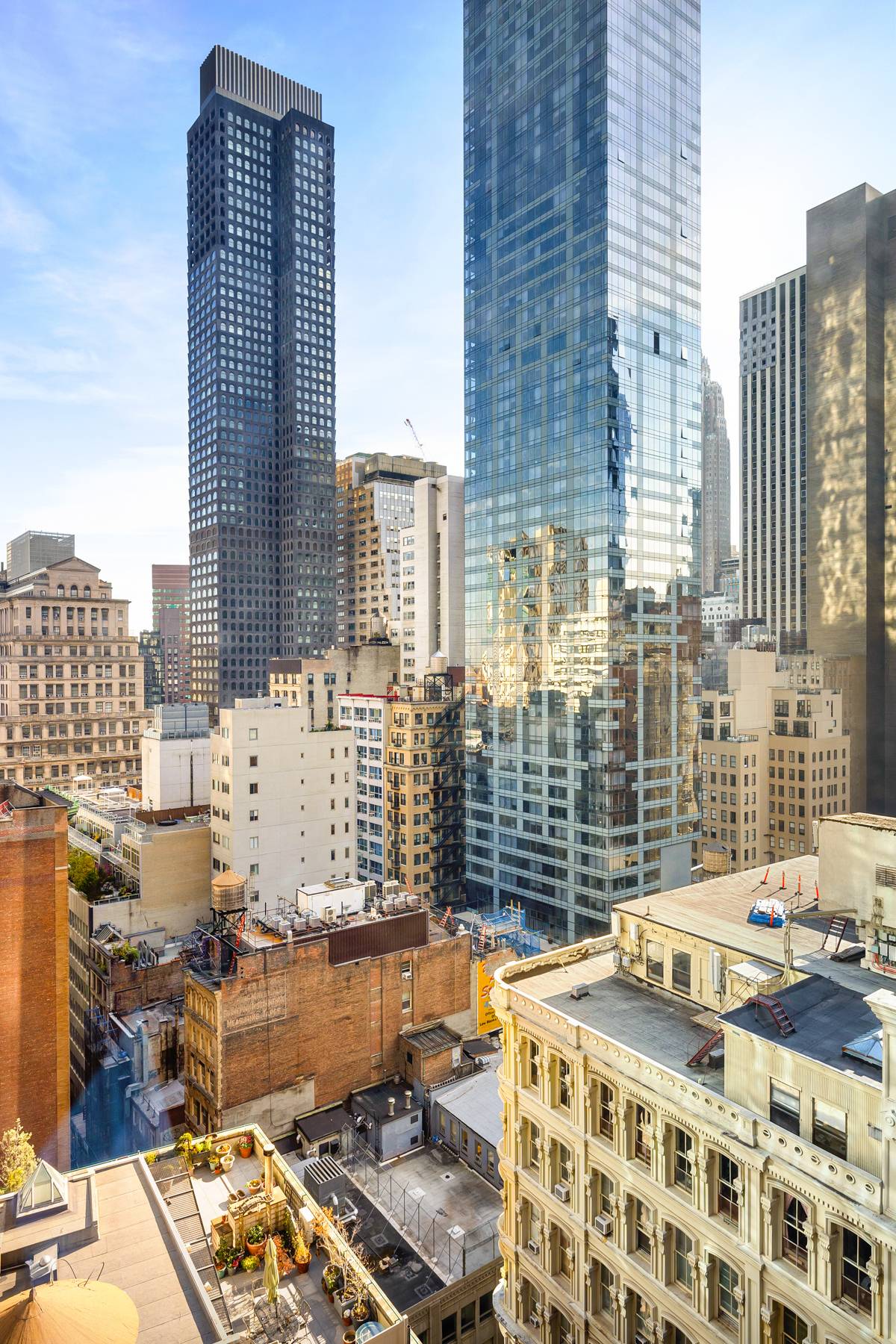 15 Park Row is a historic Beaux Arts gem that stands as a testament to New York City's architectural evolution.