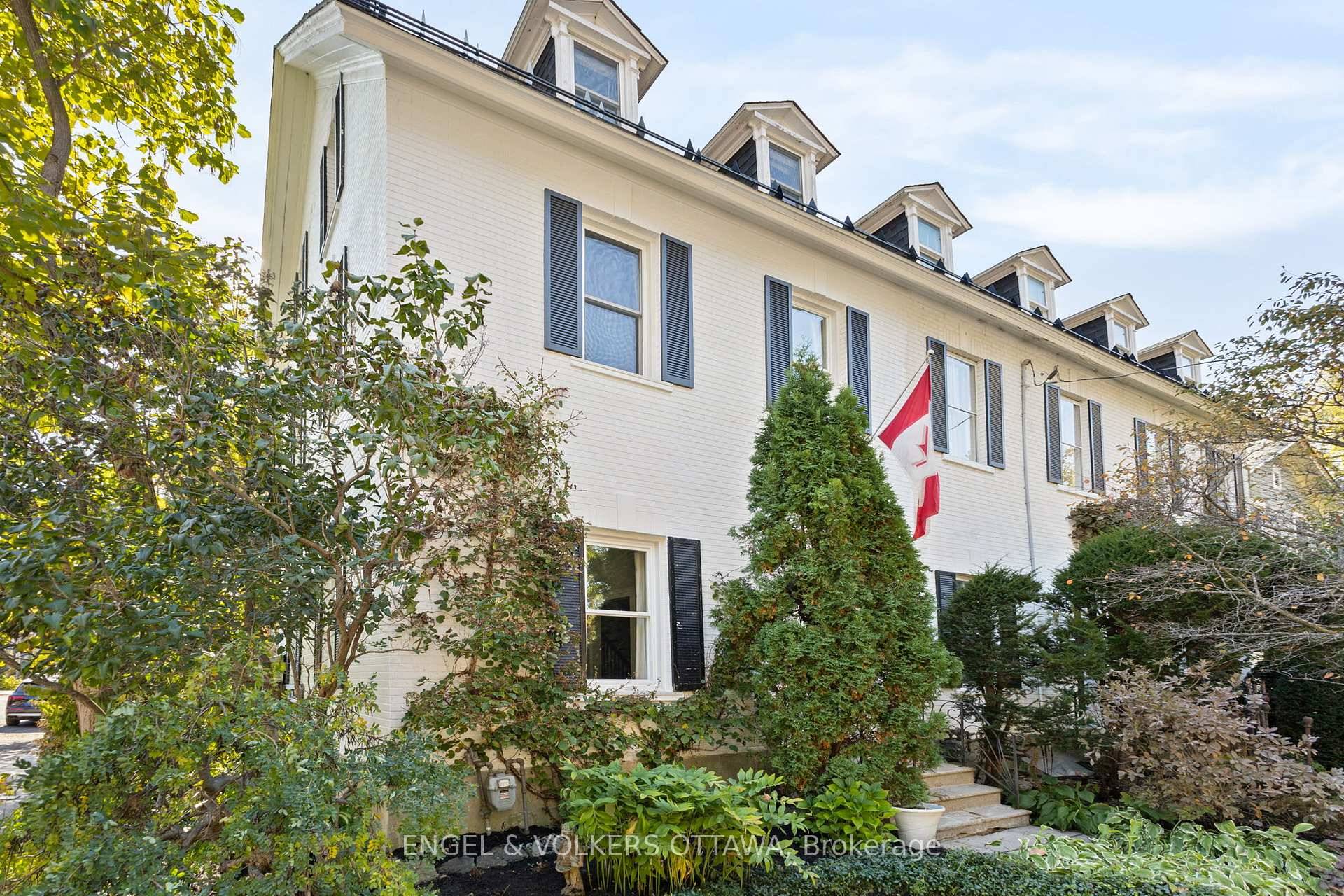 Rich in heritage and character, this thoughtfully maintained and updated 3 storey end unit townhome in New Edinburgh showcases over 1, 900 sq.