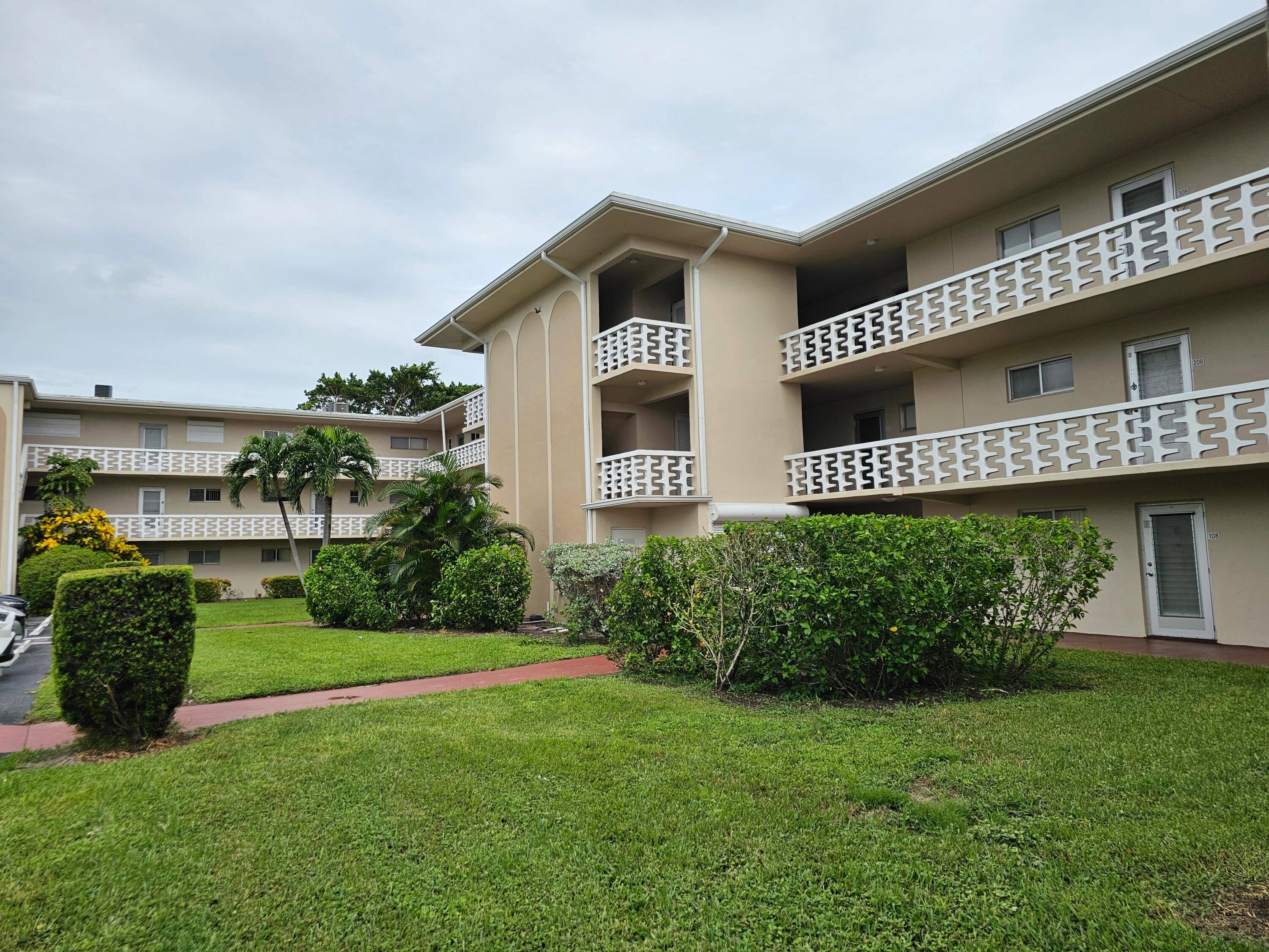 Beautiful third floor condo.